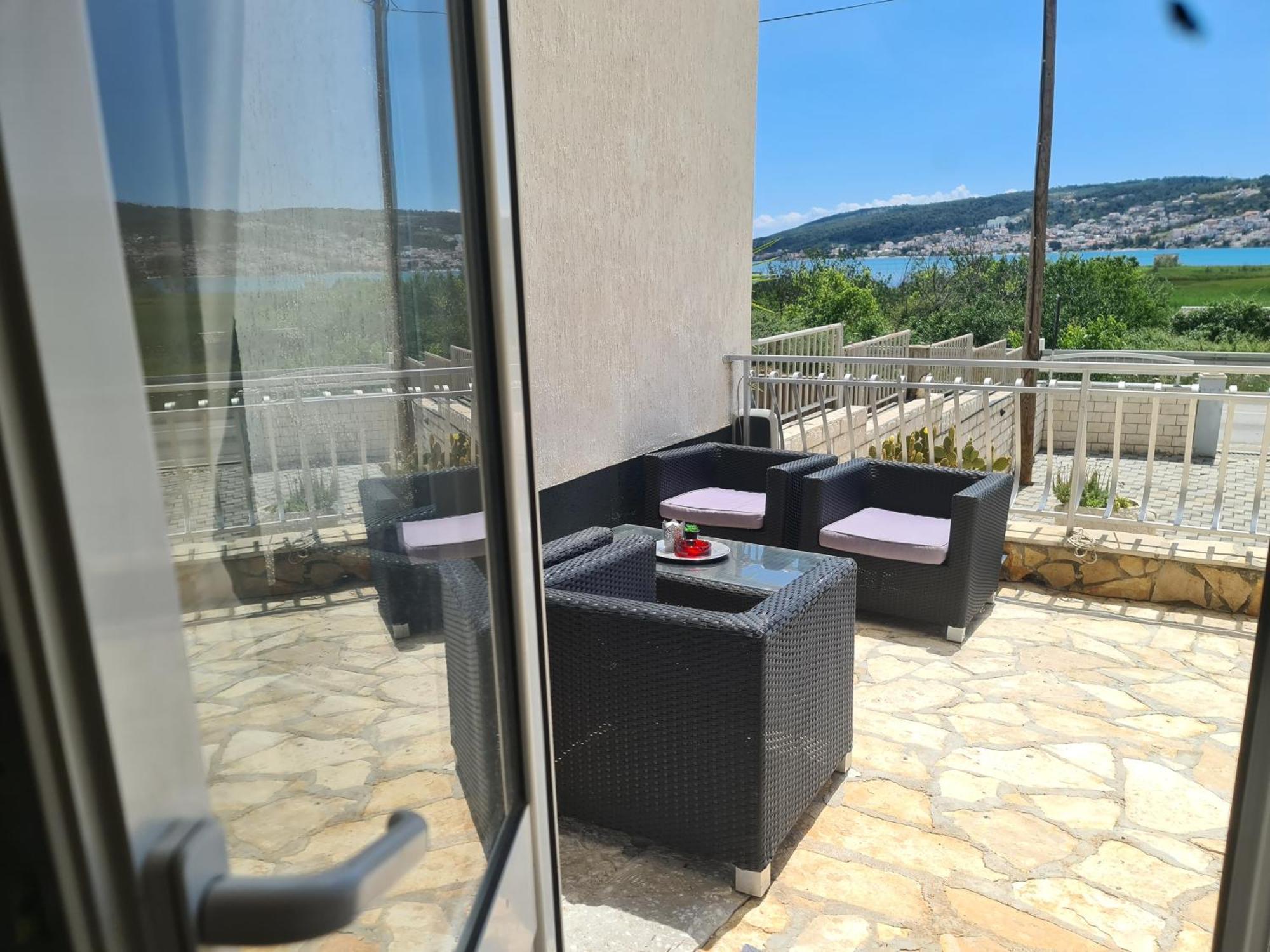 Bridge And Beach Apartments Trogir Exterior photo