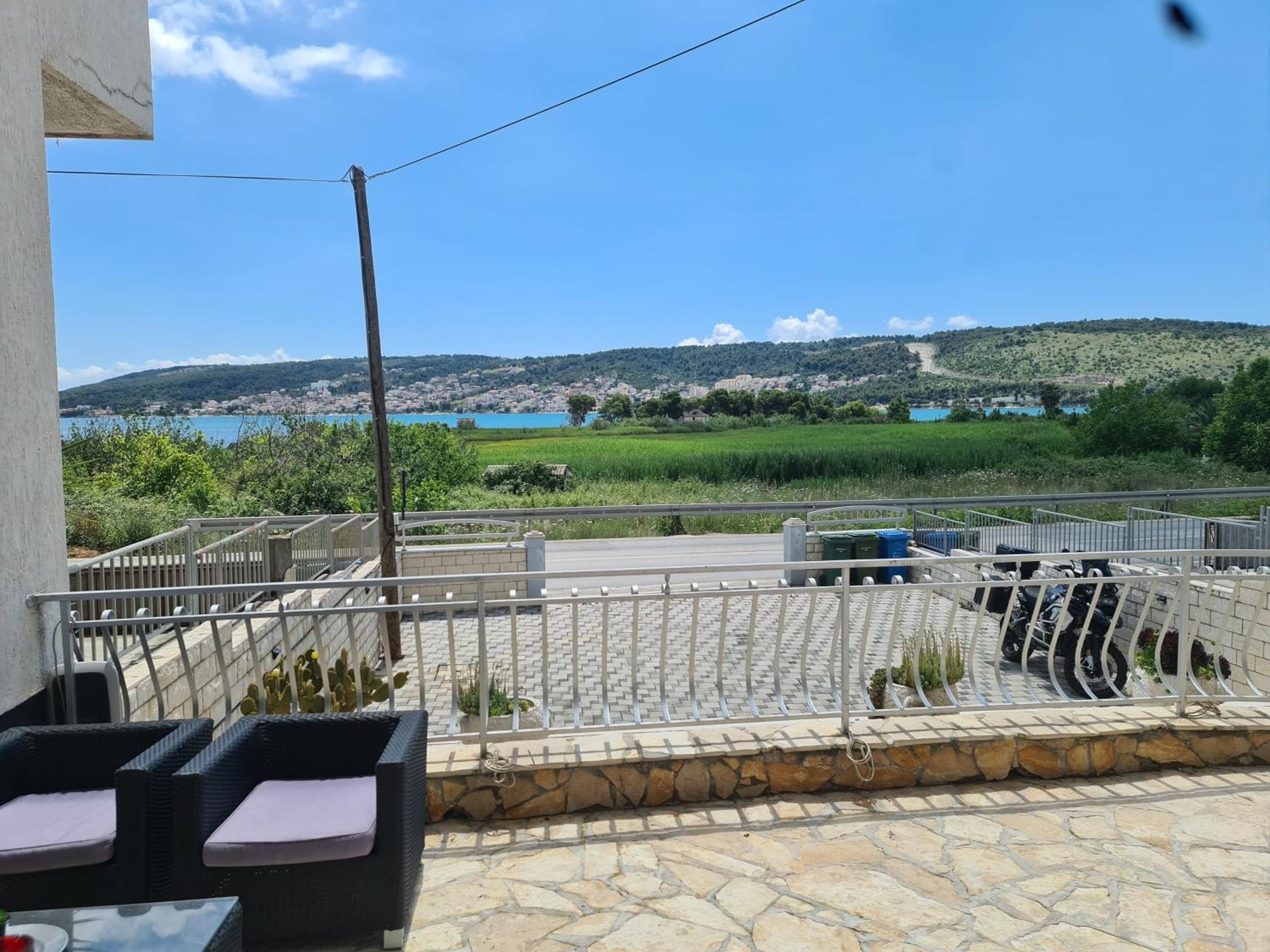 Bridge And Beach Apartments Trogir Exterior photo