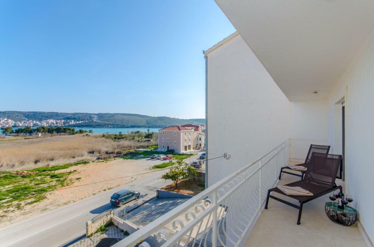 Bridge And Beach Apartments Trogir Exterior photo