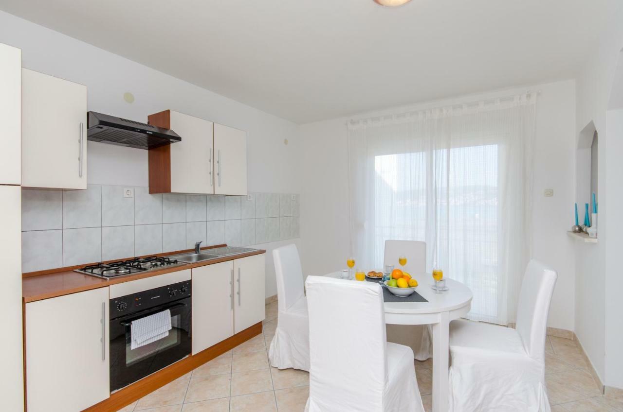 Bridge And Beach Apartments Trogir Exterior photo
